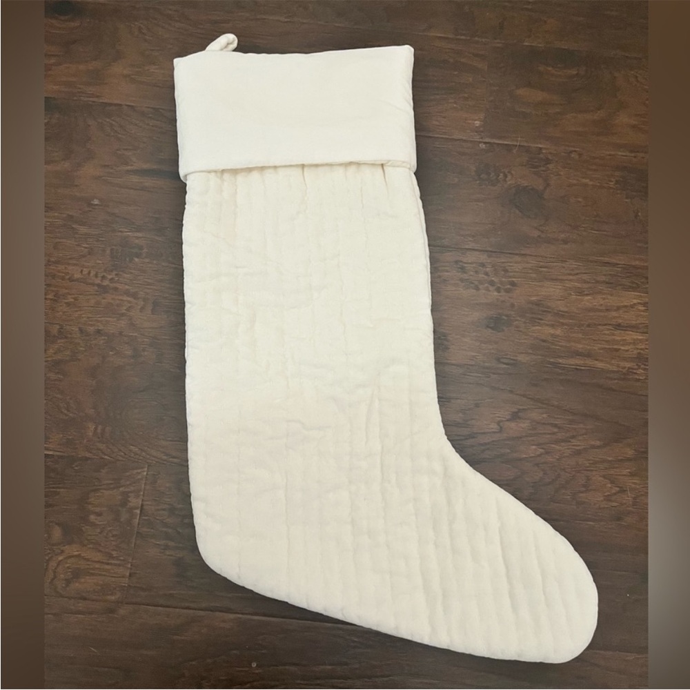 4 NWT Pottery Barn Ivory Channel Quilted Velvet Stockings Medium NOT Monogrammed